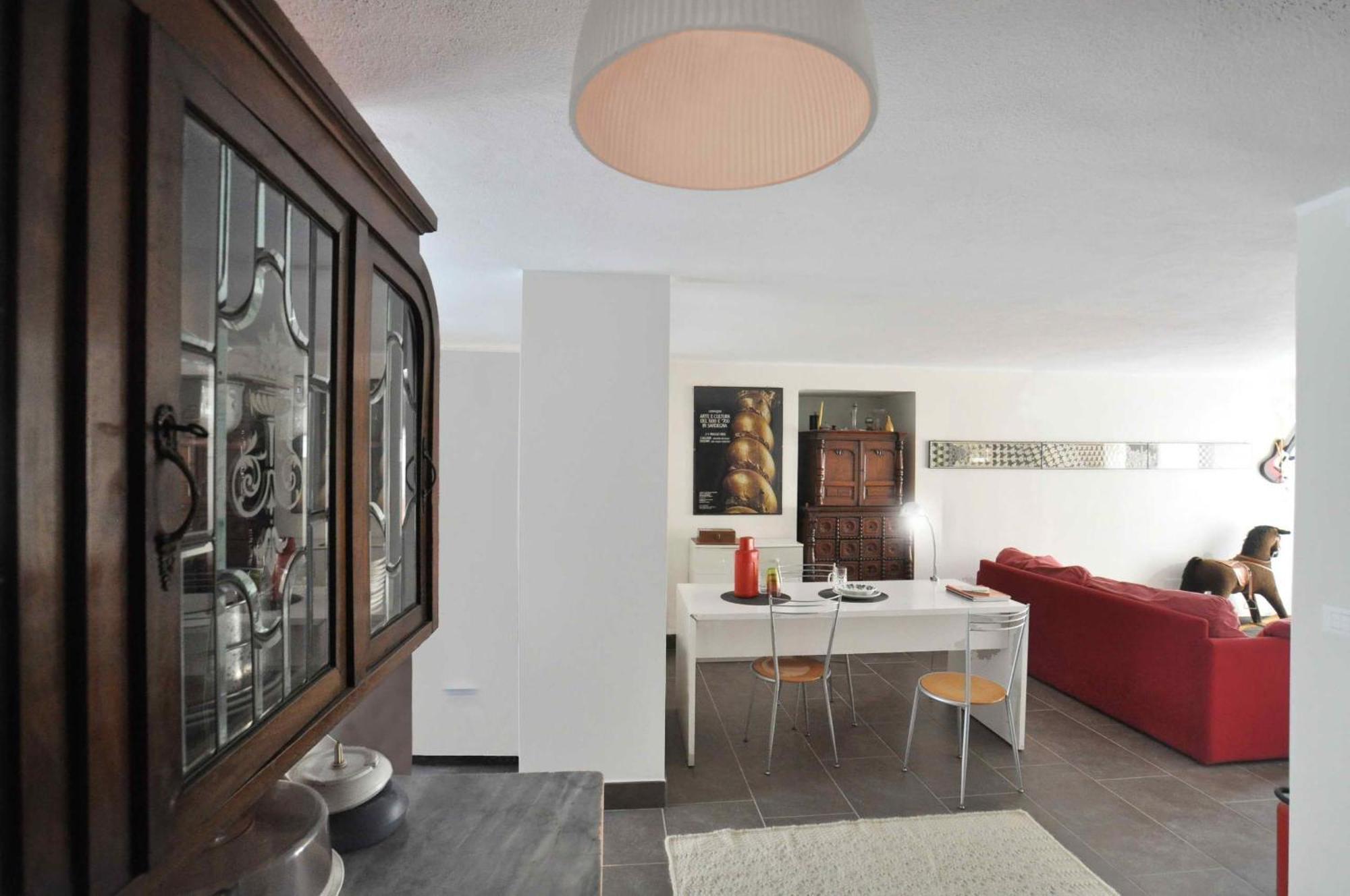 Art House Quartu - Margine Rosso Bed and Breakfast Quartu SantʼElena Rum bild
