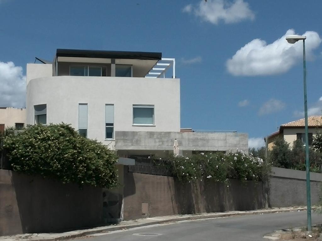 Art House Quartu - Margine Rosso Bed and Breakfast Quartu SantʼElena Rum bild
