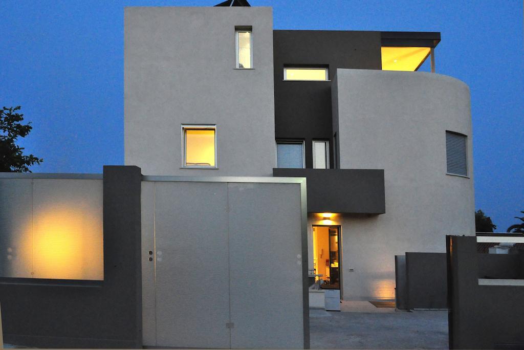 Art House Quartu - Margine Rosso Bed and Breakfast Quartu SantʼElena Rum bild