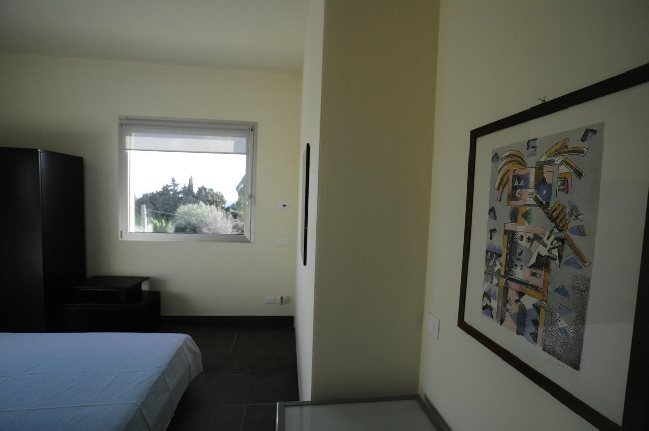 Art House Quartu - Margine Rosso Bed and Breakfast Quartu SantʼElena Exteriör bild